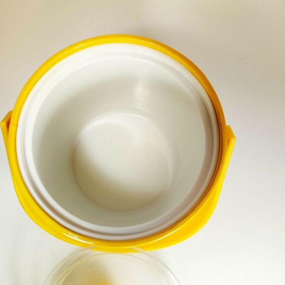 Retro Yellow Vinyl Ice Bucket MCM 60's 70's Mod Big Bold Button on Top - Picture 6 of 10
